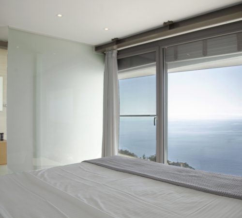 villa-glass-sivota-euripus-bedroom-with-sea-views