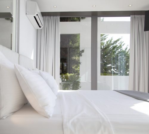 villa-glass-sivota-euripus-luxury-double-bedroom